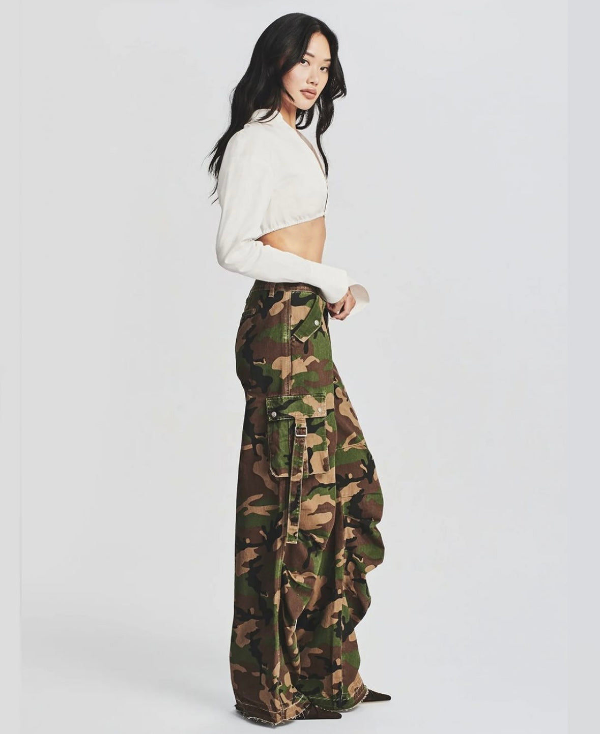 SER.O.YA Jane Cargo Pant Woman
Washed Camouflage